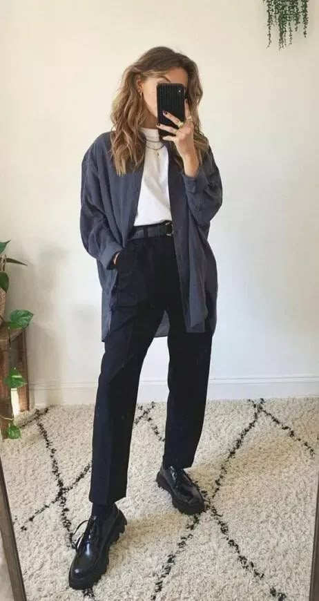 How to Get Tomboy Femme Style - TikTok Trend Watch 2024 Look 80s, Tomboy Femme, Masc Outfits, Queer Fashion, Work Fits, Neue Outfits, Tomboy Outfits, Androgynous Fashion, Looks Street Style