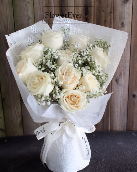 White Rose Bouquet Birthday, White Rose Bouquet Aesthetic, White Rose And Baby Breath Bouquet, White Flower Bouquet Aesthetic, Simple White Rose Bouquet, Nyc Flower Shop, Wrapping Bouquets, White Roses Bouquet, Homemade Bouquet