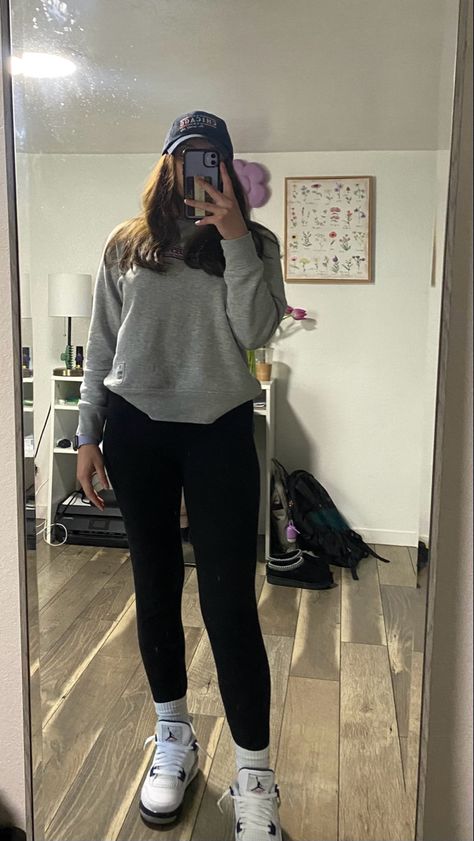 Jordan 4 With Leggings, Black Canvas 4s Outfit Women, How To Style Jordan 4 Women, Jordans With Leggings, Leggings And Jordans Outfit, Cool Grey 4s Outfit, Jordan 4 Outfit Women Baddie, Outfits With Jordan Retro 4, Jordan Retro 4 Outfits Women