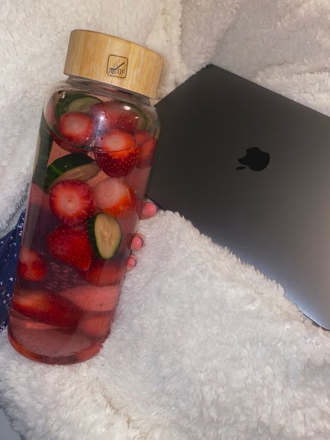 detox water w strawberries & cucumber Detox Water Aesthetic, Water With Strawberries, Strawberry Vibes, Gut Cleanse, Strawberry Water, Clean Lifestyle, Girl Dinner, Wellness Inspiration, Fruit Infused