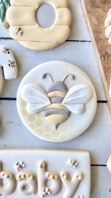 Joy Corts on Instagram: "Never thought I’d miss all the bees buzzing outside. Only 46 days til spring 🐝☀️ . . . . . . . #beecookies #bumblebeecookies #beebabyshowercookies #babyshowercookies #honeycombcookies #honeycookies #babycookies #hexagoncookies #cookievideo #cookievideos #cookiedecoratingvideo #cookiedecoratingvideos #sugarcookies #cookiesofinstagram #cookiesofig #sugarcookiesofinstagram #decoratedcookies #cookiedecorating #cookiedecorator #royalicing #royalicingcookies #cookier #cookiea Mom To Bee Cookies, Bee Baby Shower Cookies, Baby Shower Cookies Neutral, Cookies Spring, Painted Cookies, Bee Cookies, Honey Bee Baby Shower, Honey Cookies, Sugar Cookie Royal Icing