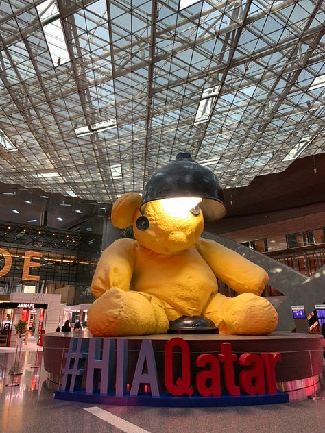 Doha Airport Snapchat, Qatar International Airport, Doha Qatar Airport, Qatar Airport, Airport Dubai, Doha Airport, Hamad International Airport, Traveling Aesthetic, Airport Pictures