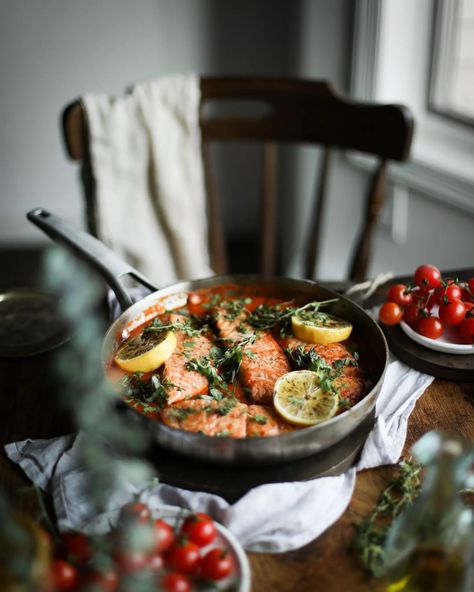 Pan Seared Salmon with Spinach Rosa Sauce - Peaches 2 Peaches Salmon With Spinach, Creamy Tuscan Garlic Chicken, Tuscan Garlic Chicken, Salmon Spinach, Great Meals, Steamed Mussels, Wild Caught Salmon, Lemon Salmon, Sauteed Shrimp