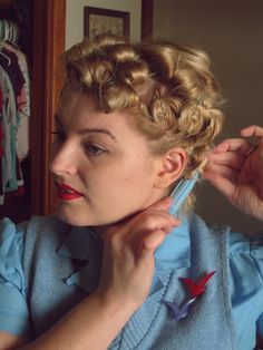 Tutorial: A Marilyn Pin Curl Set | Va-Voom Vintage with Brittany Clown Hair, Retro Hairstyles Tutorial, Pin Curl, Retro Updo, Vintage Hairstyles Tutorial, Lady Hair, Pin Curls, Pin Up Hair, Beautiful Curls