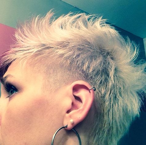 Shaved above ear, platinum with a hint of pink Shaving, Short Hair, Hair Makeup, Platinum, Short Hair Styles, Makeup, Hair, Pink, Beauty