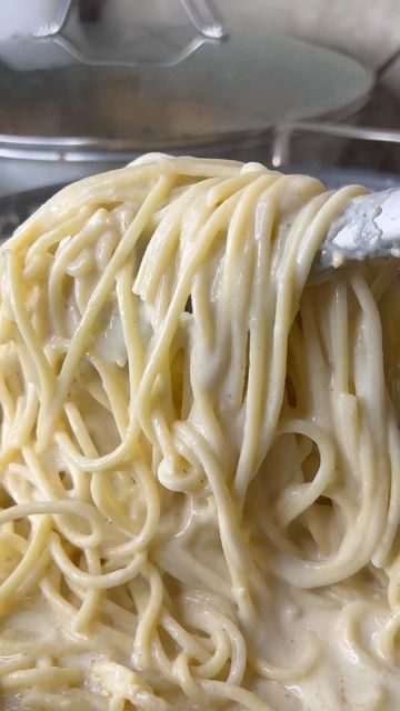 Pasta Board, Food Cravings, Alfredo, Macaroni And Cheese, Food Ideas, Spaghetti, Food And Drink, Pasta, Cheese