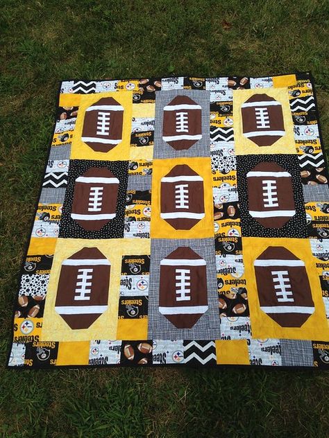 IMG_0236 | Sharon Galli | Flickr Chemo Quilt, Steelers Quilt, Football Quilt, Sports Quilts, Fat Quarter Quilt Pattern, Fat Quarter Quilt, Fall Quilts, Patchwork Quilt Patterns, Quilts Ideas