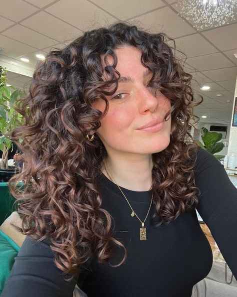 Brittany Minetti on Instagram: "chocolate cherry cola 🍫🍒🥤  went even darker this week with @milk.honey.hair 🤭  📍 @milkhoneysoul (Springfield, NJ)   use code “BRITTMINETTI15” to get 15% off when you book a curly service 🤍   #curlyhaircut #curlycut #curlyhairtransformation" Milk Honey Hair, Curly Bob Haircuts, Medium Curly Haircuts, Cold Hair, Cherry Hair Colors, Curly Pixie Hairstyles, Natural Curly Hair Cuts, Highlights Curly Hair, Bob Haircut Curly