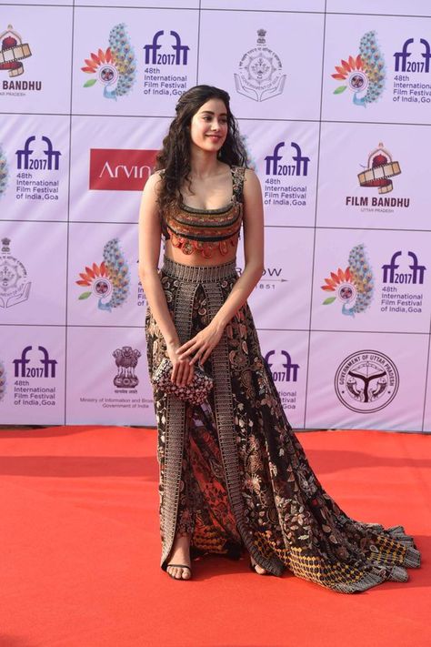 All The Lehengas Jhanvi Kapoor Ever Wore #BridesmaidGoals Jahnavi Kapoor Lehenga, Janvi Kapoor Lehenga, Jahnvi Kapoor Lehenga, Jhanvi Kapoor Lehenga, Janhvi Kapoor Lehenga, Sonam Kapoor Wedding, Shaadi Outfits, Janvi Kapoor, Jahnvi Kapoor