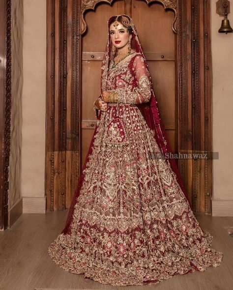 Bridal Dresses 2022, Walima Dress, Red Bridal Dress, Bridal Trends, Lehenga Dupatta, Latest Bridal Lehenga, Desi Wedding Dresses, Wedding Lehenga Designs, Asian Bridal Dresses