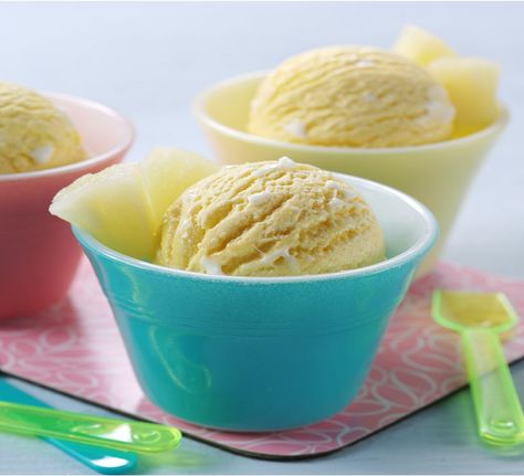 Pineapple Frozen Yogurt, Pineapple Yogurt, Freezer Containers, Frozen Yoghurt, Frozen Pineapple, Fruit Cocktails, No Calorie Foods, Ready Meal, Fruit Juice