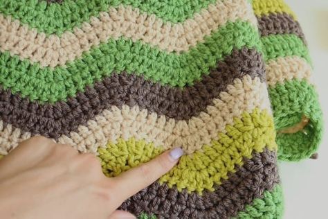 Crochet Ripple Blanket Free Pattern and Video Tutorial - Melanie Ham Easy Crochet Blanket Tutorial, Crochet Vs Knit, Melanie Ham, Crochet Ripple Afghan Pattern, Crochet A Blanket, Chevron Crochet Patterns, Crochet Ripple Afghan, Crochet Ripple Pattern, Crochet Blanket Tutorial