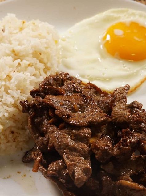 Parboiled Rice Recipes, Beef Tapa Recipe Filipino, Friend Rice, Silog Meals, Pagkaing Pinoy, Beef Tapa, Filipino Breakfast, Bar Restaurant Design, Architecture Restaurant