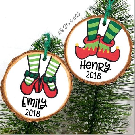 Ornaments Diy Kids, Wood Tree Slice, Quick Art, Tassel Crafts, Christmas Crafts To Sell, Tree Slice, Christmas Bookmarks, Kids Christmas Ornaments, Joyful Noise