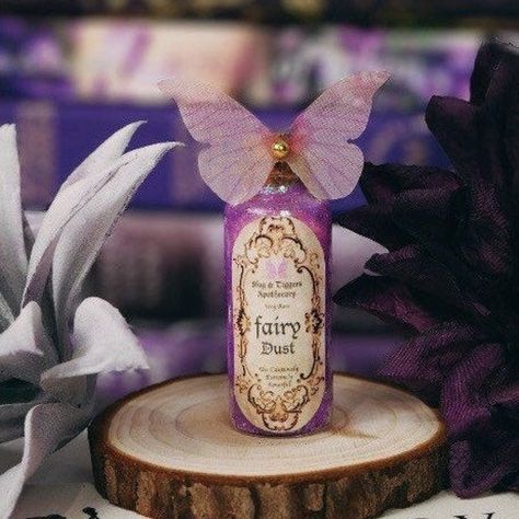 Fantasy Ingredients, Unicorn Potion, Alchemist Witch, Harry Potter Potion Ingredients, Potions Ingredients, Fairy Potion, Making Potions, Harry Potter Witch, Potion Ingredients