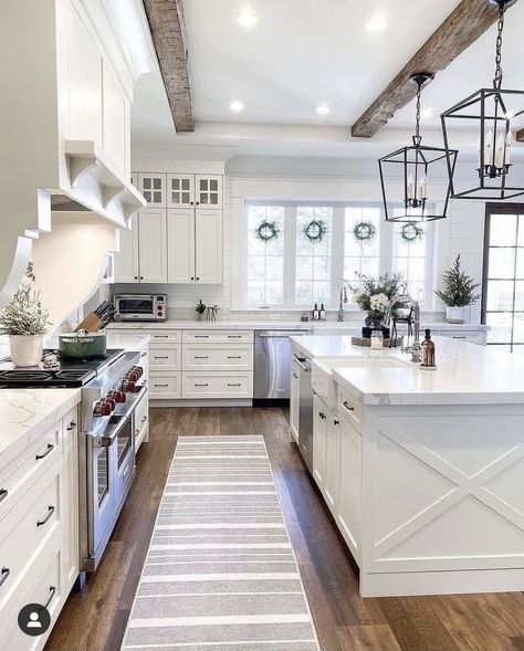 Beautiful🥀 follow page for watch more - Home Decor ideas Wood Flooring Kitchen, Farm Houseplans, Room Ideas For Men Bedroom, Flooring Kitchen, Modern Kitchen Design Black, Beachy Room, Craftsman Kitchen, Farmhouse Kitchens, Island Kitchen