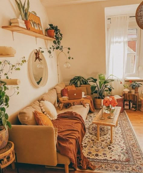 Earthy Living Room, Boho Chique, Boho Living Room Decor, Bohemian Living Room, Apartment Decor Inspiration, Decor Home Living Room, Apartment Inspiration, Living Room Decor Apartment, Boho Living Room