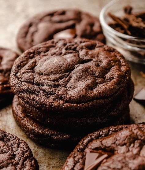 Dark Chocolate Cookies Recipe Dark Chocolate Sugar Cookies, Dark Chocolate Cookies Recipes, Variety Cookies, Chocolate Cookie Dough Recipe, Best Dark Chocolate, Chocolate Pudding Cookies, Chocolate Cookie Recipe, Dark Chocolate Chip Cookies, Chewy Chocolate Cookies