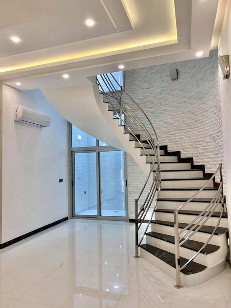 Railing Design Interior, Steel Stairs Railing Design, Stairs Railing Design, درابزين السلم, Modern Staircase Design, Stair Design Architecture, Stairs Railing, Staircase Interior Design, Home Designs Exterior