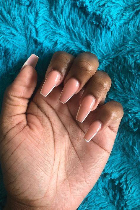 White Outline Nails Coffin, Nude Nails With White Lines, White Outline Nails, Outline Nail Design, Nude Coffin Nail Ideas, Outlined Nails, Outline Nails Design, Ivory Nails, Neutral Nails Acrylic