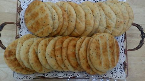 Barley Cakes Recipe, Barley Bread Recipe, Barely Bread, Egyptian Bread, Barley Recipe, Barley Flour, Ramadan Recipes, Flour Recipes, Arabic Food