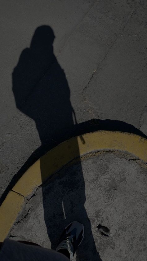 shadow of me walking High School Loner, School Loner Aesthetic, Walking Home From School Aesthetic, Walking To School Aesthetic, Walking Home From School, Walking To School, Walk To School, School Vibes, Number 0