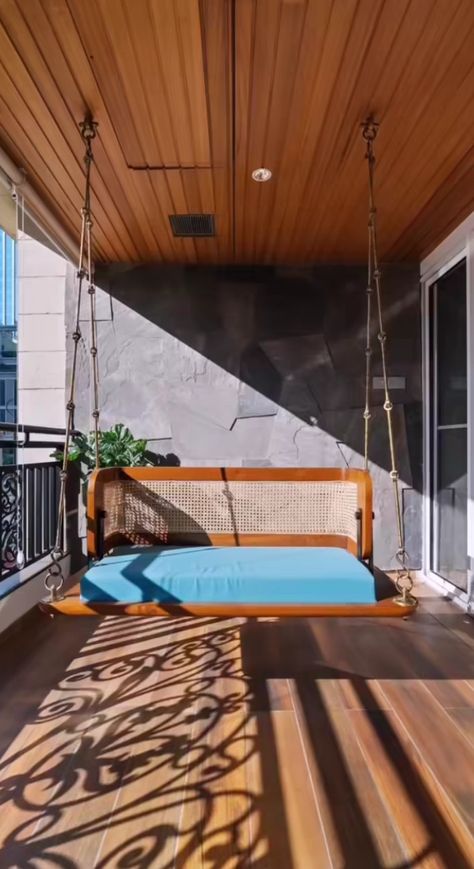 Hanging Jhula In Balcony, Balcony Swing Ideas, Jhula In Balcony, Swings In Balcony, Swing In Balcony, Zula Design, Jhula In Living Room, House Indian, Balcony Swing