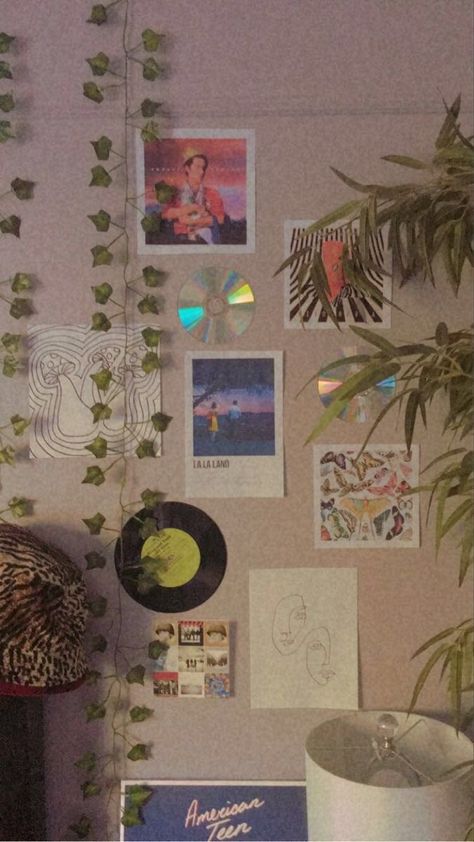 Room With Cds On The Wall, Indie Wall Collage Ideas, Cds On Wall Bedroom, Wall Poster Collage Bedrooms, Record And Poster Wall, Cds Wall Decor, Cd Decoration Ideas Wall Decor, Cd On Wall, Cd Room Decor Wall Art