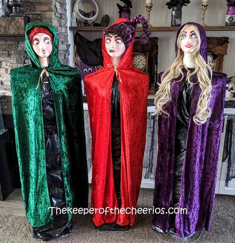 hocus-pocus-tomato-cage-witches #hocuspocus #sandersonsisters #tomatocage Sanderson Sister Yard Decor, Dress Form Halloween Decoration, Hocus Pocus Decor, Hocus Pocus Decorations, Hocus Pocus Halloween Decor, Halloween Juice, Hocus Pocus Party, Hocus Pocus Witches, Halloween Diy Outdoor