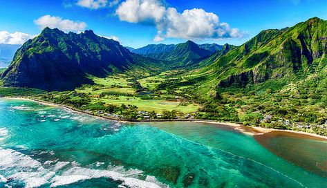 Ever want to visit Hawaii but are not sure which island to consider? We break down some of the best destinations to visit, things to do and places to stay. Hawaii, Travel