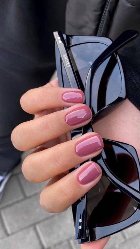 Pink Nail Colors Shades, Nails Spring 2025, Gelish Nails Colors, Biab Nails Inspiration, Gelish Nails, Minimal Nails, Nail Colours, Fall Transition, Neutral Nails