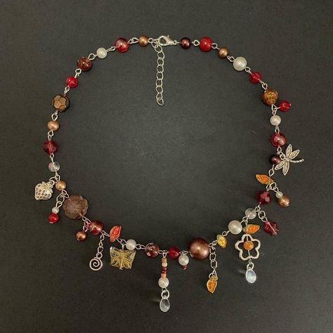 Beaded Fall Jewelry, Fairy Accessories Jewellery, Clutter Necklace, Dope Jewelry Accessories, Autumn Necklace, Earthy Jewelry, Indie Jewelry, Fairy Jewelry, Charm Chain