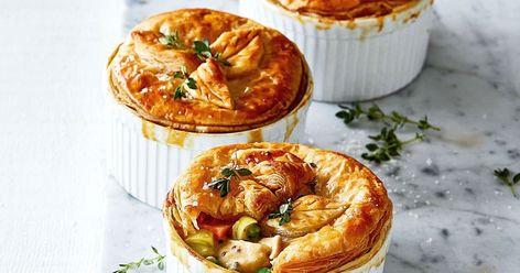 Pack in the flavour on pie night with these honey mustard chicken and sweet potato pot pies! Pork Schnitzel Recipe, Beef And Mushroom Pie, Fish Cakes Recipe, Chicken Lemon, Barbecue Chicken Recipe, Beef Pot Pies, Savory Pies Recipes, Roasted Sprouts, Beef Pies