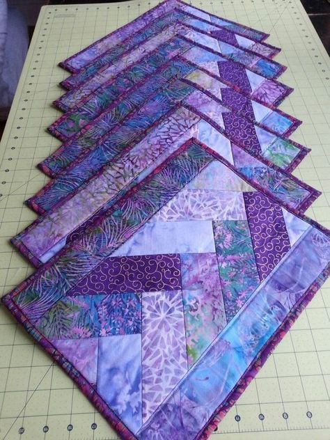 Quilted Placemat Patterns, Batik Table Runners, Braid Quilt, Quilted Table Runners Christmas, Quilted Placemats, Mug Rug Patterns, Quilted Table Runners Patterns, Batik Quilts, Place Mats Quilted