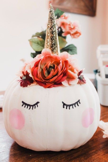 Pumpkin Painting Ideas: Unicorn Pumpkins #pumpkin #painting #paintedpumpkin #halloweendecorations #pumpkinideas Pumpkin Easy, Creative Pumpkin Painting, Creative Pumpkin Decorating, Unicorn Pumpkin, Pumpkin Decorating Contest, Pumpkin Images, Pumpkin Contest, Hallowen Ideas, Halloween Pumpkin Designs