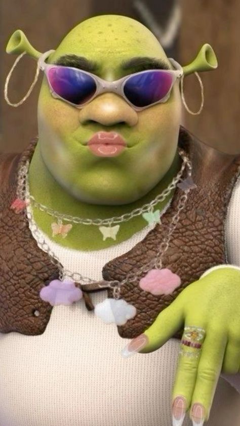 Shriek Shrek Slay Queen, Shrek Photos, Slay Shrek, Baddie Shrek, Shrek Aesthetic Cute, Shrek Funny, Childhood Crushes, Slay Queen, Cute Funny Pics