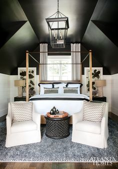 MODERN BEDROOM DECOR | Black walls contrasts with white decor accessories | www.bocadolobo.com #modernbedroom  #bedroomideas Small Bedroom Makeover, Dark Accent Walls, Bedroom Dark, Attic Bedroom Designs, Angled Ceilings, Bedroom Minimalist, Attic Bedrooms, Attic Renovation, Eclectic Bedroom