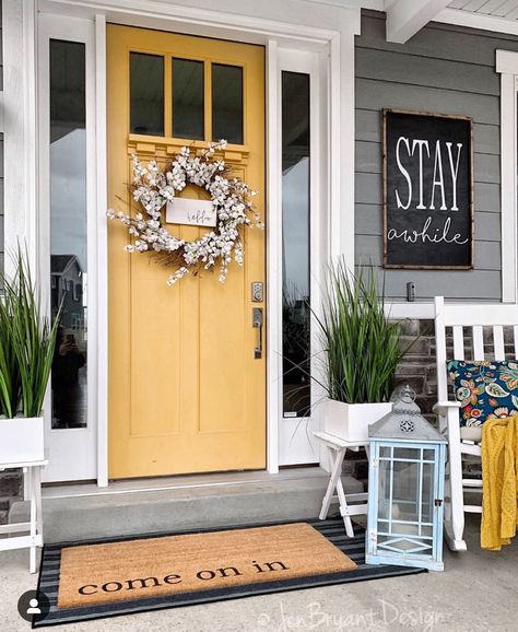 farmhouse yellow door, grey vinyl, black shutters🌻 Yellow Front Door, Modern Farmhouse Porch, Farmhouse Front Door, Farmhouse Front Porches, Yellow Doors, Farmhouse Porch, Diy Outdoor Decor, Farmhouse Front, Casa Exterior