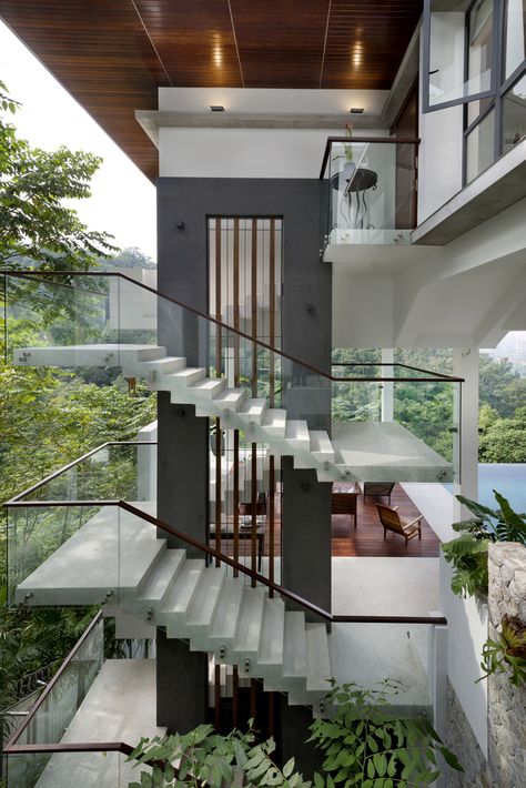 Crazy Rich Asians House, Asian House, Home Stairs Design, Modern Staircase, Contemporary House Design, House Stairs, Staircase Design, Best Interior Design, Stairs Design