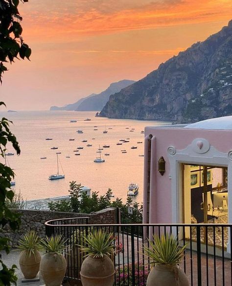 Luxury mood Amafali Coast Italy, Amalfi Coast Aesthetic, Italy Coast, Amalfi Coast Italy, Italy Aesthetic, Pink Beach, Amalfi Coast, Amalfi, Bucket List