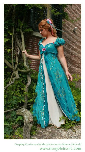 Cosplay Giselle from the Disney movie Enchanted. Made in 2008 Disney Princess Cosplay Diy, Disney Character Cosplay, Enchanted Giselle, Disney Cosplay Ideas, Enchanted Movie, Princess Giselle, Giselle Enchanted, Oogie Boogie Bash, Giselle Dress