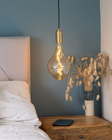 With minimalist design and effortless elegance, our celeste pendant light creates a warm, inviting glow, bringing calm and comfort to your bedroom. Tap to explore and light up your space! #brasspendantlight #HomeInspo #InteriorGoals #LightingDesign #AmbientLighting #homelightingideas #MinimalistLighting Bedside Lights, Minimalist Lighting, Brass Pendant Light, Bedside Lighting, Effortless Elegance, Ambient Lighting, Home Lighting, Lighting Design, Minimalist Design