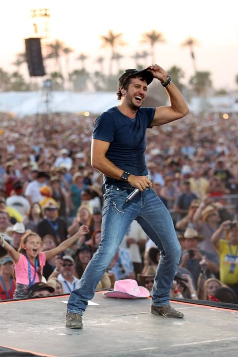 Country Concert Outfit Men, Luke Bryan Concert Outfit, Concert Outfit Men, Luke Bryan Concert, Luke Bryan Fan, Concert Outfit Fall, Luke Bryan Pictures, Country Man, Country Concert Outfits