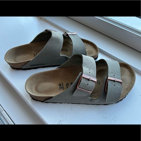 Womens Birkenstock Arizona Sandal - Stone - Size 41 (10-10.5) Birkin Stocks Sandals, Birkin Stocks, Birkenstock Sandals Arizona, Birkenstock Arizona, Birkenstock Shoes, Birkenstock, Arizona, Sandals, Stone