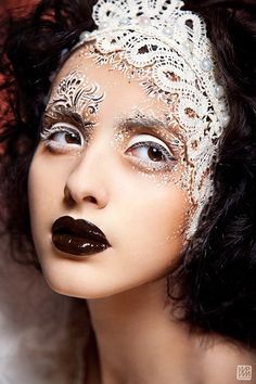 makeup Mistletoe Ball, Makeup Carnaval, Brown Lips, Lace Makeup, Makeup Brown, Make Carnaval, Avant Garde Makeup, Theatrical Makeup, Special Effects Makeup