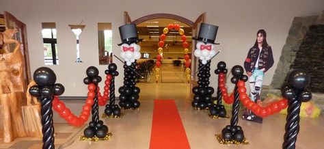 Celebrity Birthday Party Decor | Party and Paper Magazine » Magazine » Article » Red Carpet Retail Hollywood Sweet 16, Gift Categories, Red Carpet Entrance, Red Carpet Theme, Hollywood Birthday, Celebrity Birthday, Red Carpet Affair, Hollywood Party Theme, Red Carpet Party