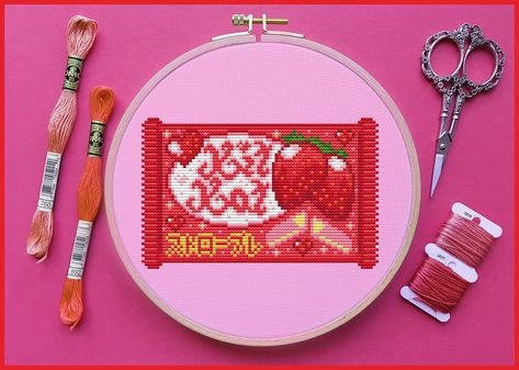 Strawberry Cross Stitch, Cross Stitch Food, Cross Stitch Anime, Food Cross Stitch, Stitch Food, Stitch Kawaii, Anime Cross Stitch, Full Background, Kawaii Cross Stitch