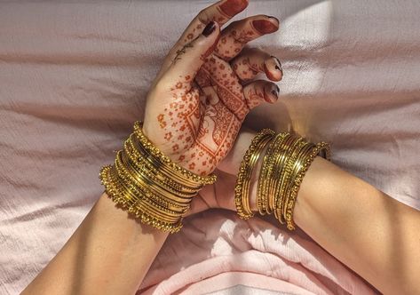 Indian Barbie Aesthetic, Indian Jewelry Aesthetic, Bangles Aesthetic, South Asian Aesthetic, Desi Love, Desi Aesthetic, Desi Fashion Casual, Indian Dresses Traditional, Desi Girl