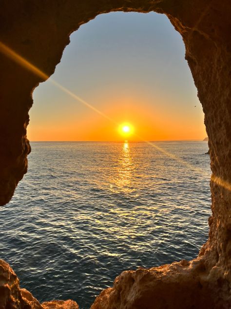 Just got back from Carvoeiro in Portugal - this was just one on the many sunsets we saw 🫶 very hilly but the views are stunning. Such a cute little town x Carvoeiro Portugal, Portugal Sunset, Pretty Landscapes, Travel Outfit Summer, Landscape Background, Albufeira, Portugal Travel, Summer Sunset, European Summer