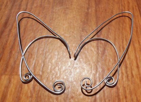 Wire Elf Ears, Cosplay Elf, Elven Cosplay, Elven Ears, Ear Cuff Diy, Fairy Costume Diy, Cosplay Fairy, Elf Ear, Elf Ear Cuff